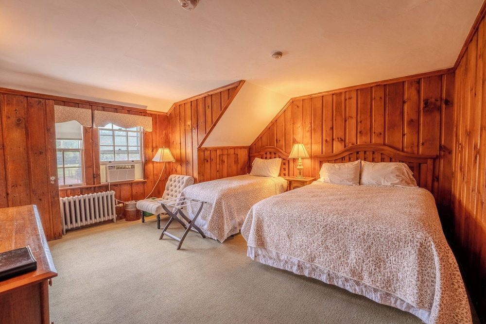 2 Bedrooms, Family, 2 Double and Twin Beds