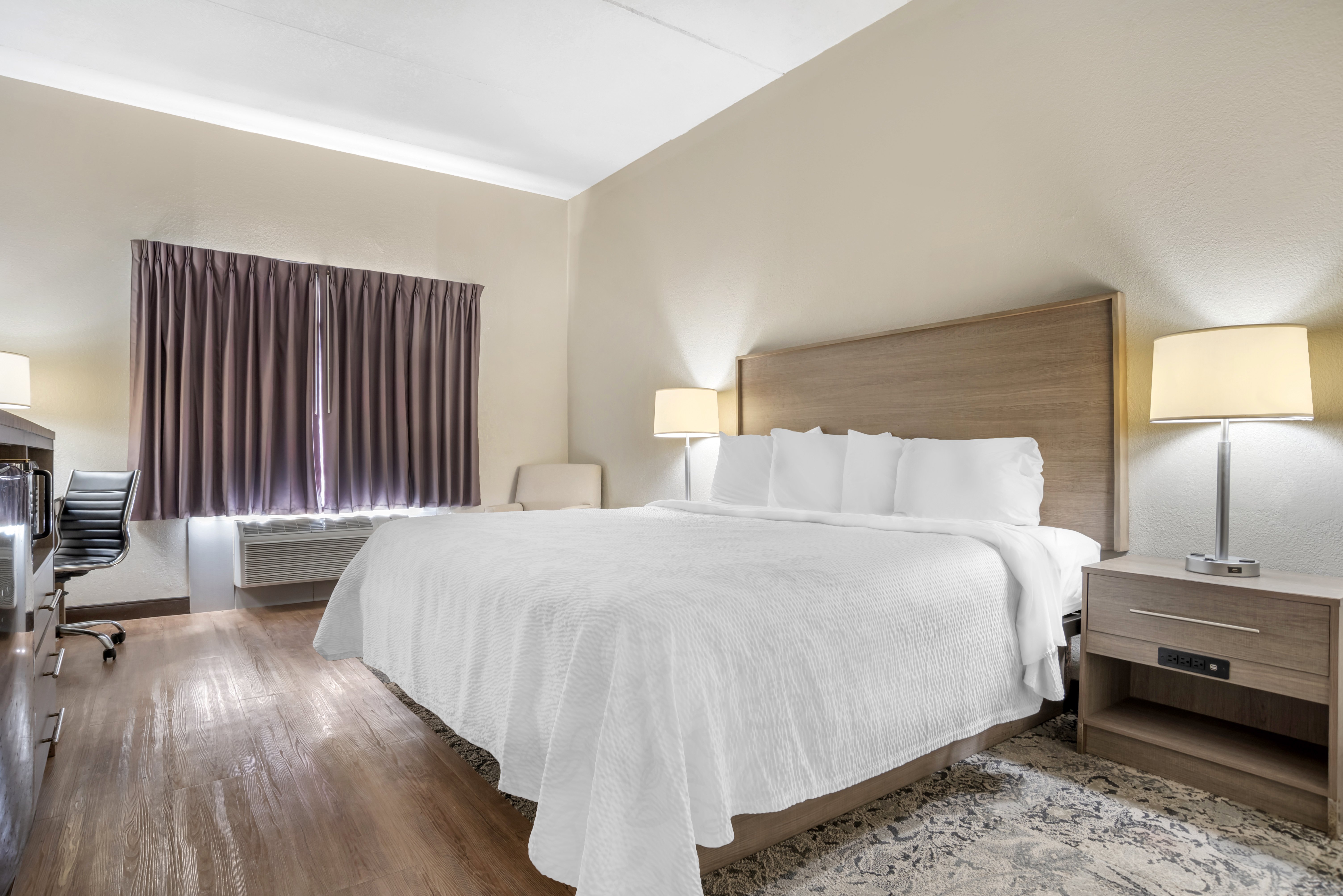 Deluxe, King Bed