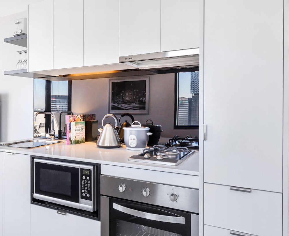Aura On Flinders Serviced Apartment 63/78