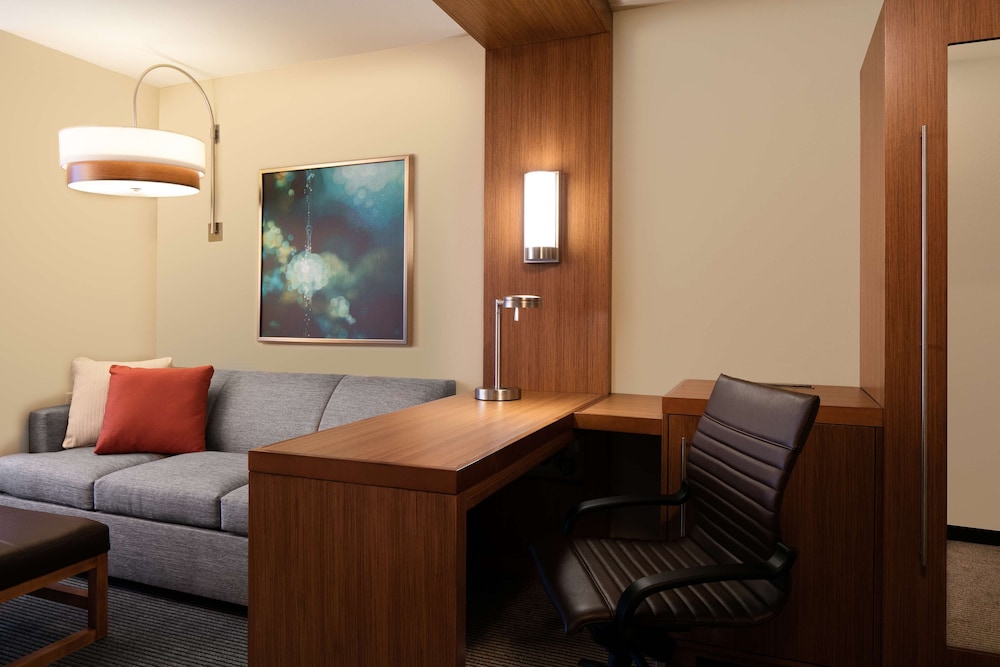 Hyatt Place Kansas City Lenexa City Center 33/56