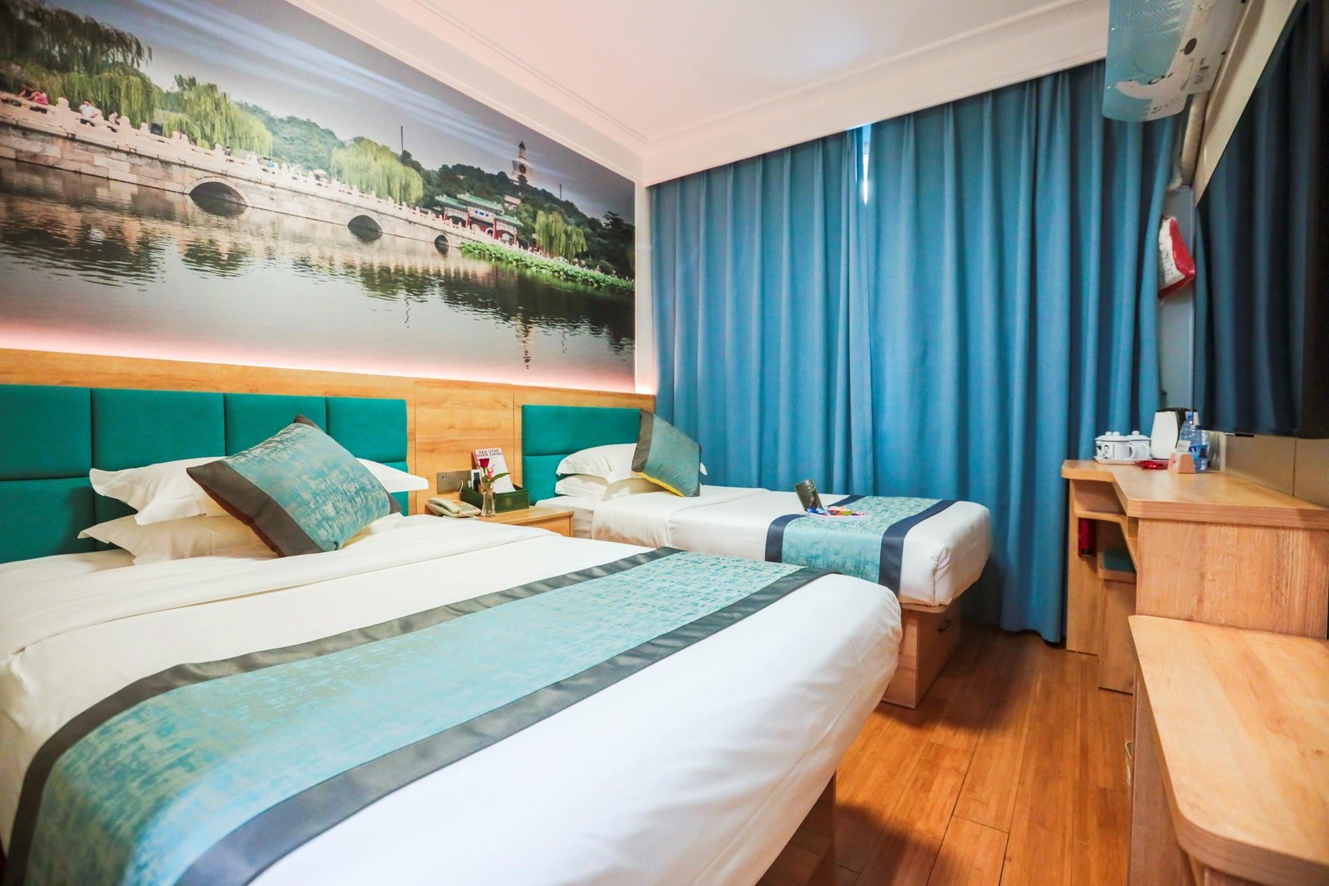 Semi Room, Family, Single Bed, 1 Queen and 1 Single Bed