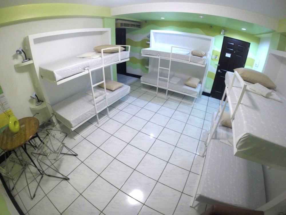 Urban Inn Iloilo 51/65