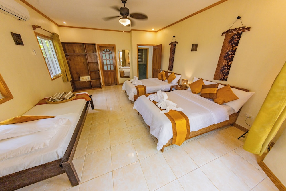 Palms Cove Resort 24/73