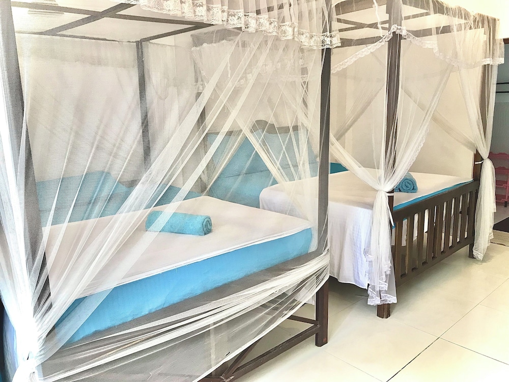 DELUXE, TRIPLE, MULTIPLE BEDS, GARDEN VIEW, GARDEN AREA