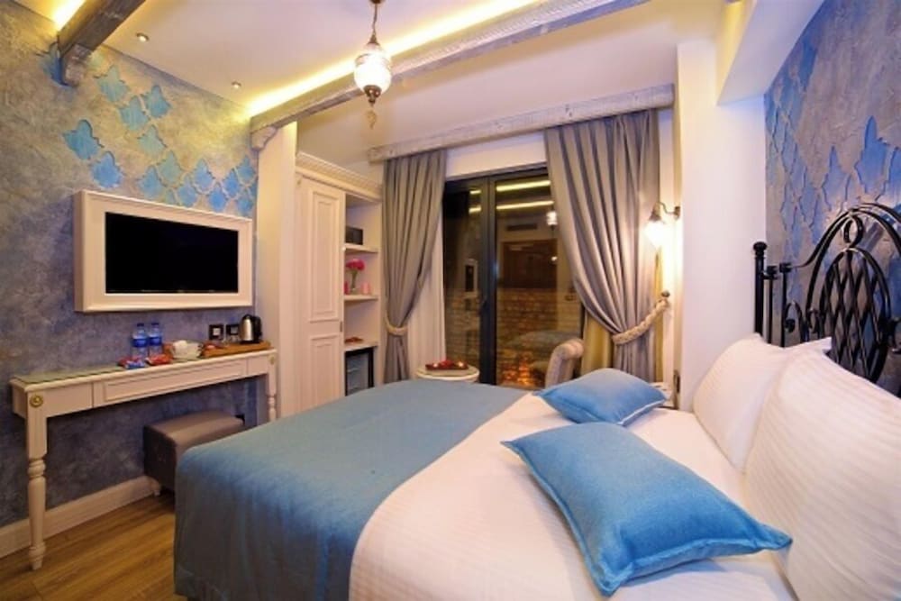 2 BEDROOMS, FAMILY, COURTYARD VIEW
