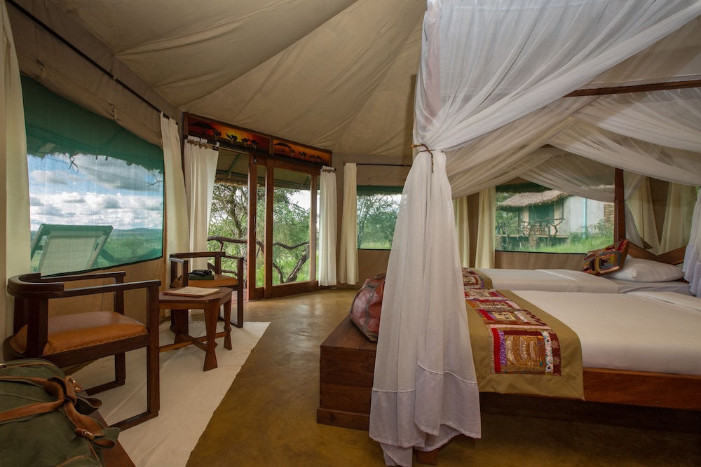 Serengeti Simba Lodge 3/30