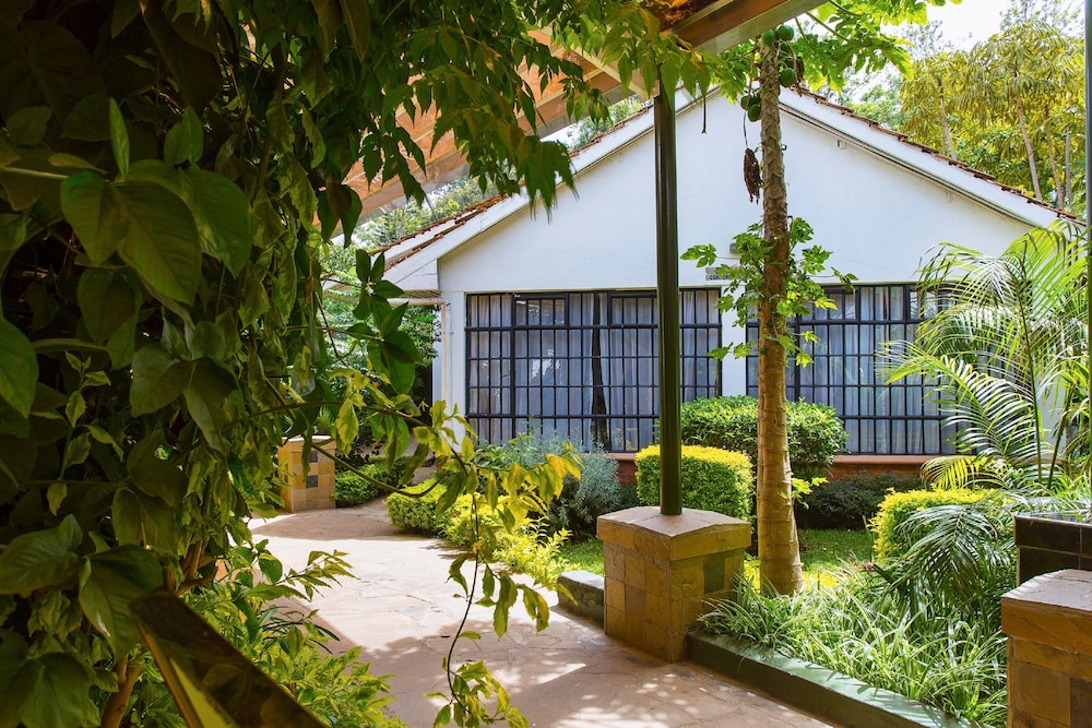 Convent International Hotel 28/30