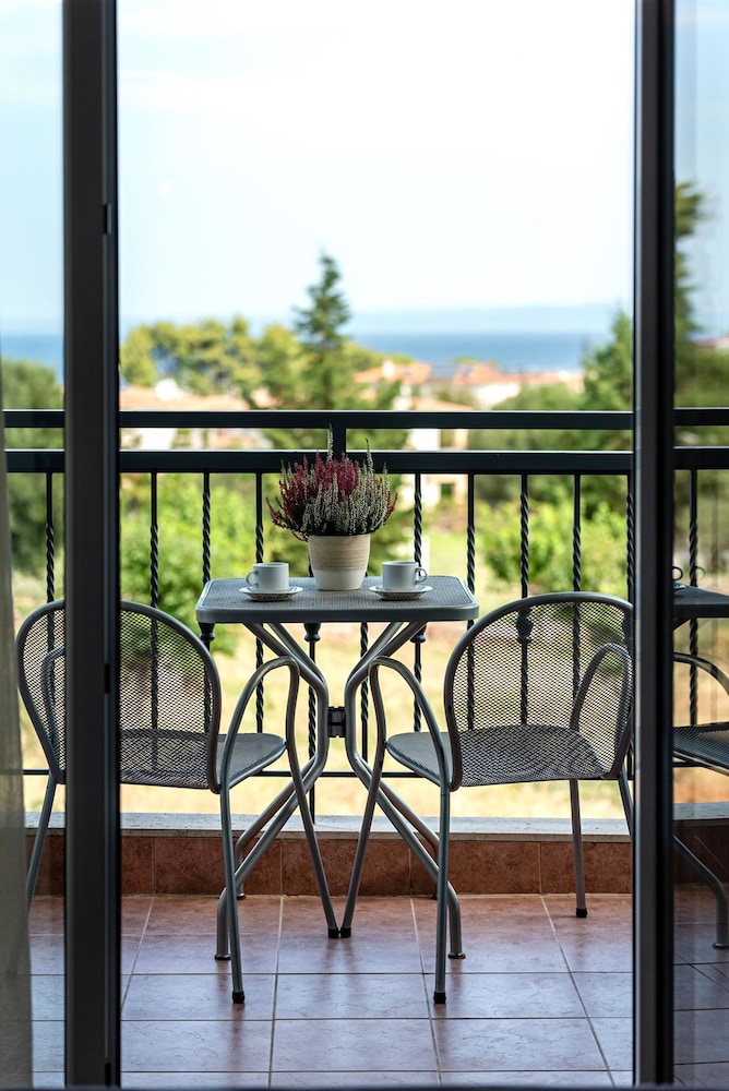 Ampelia Hotel Kassandra 40/50