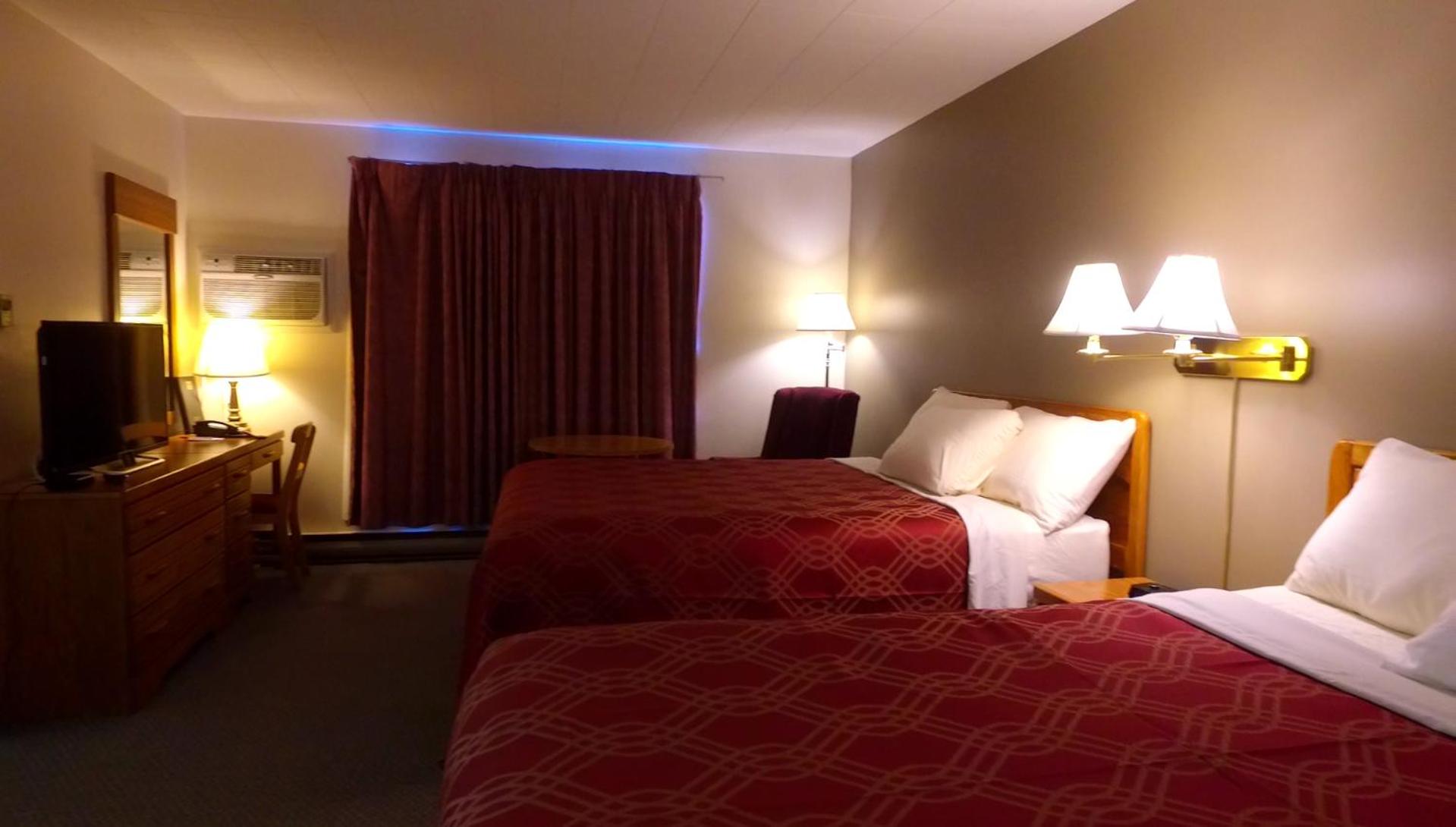 Efficiency, 2 Queen Beds
