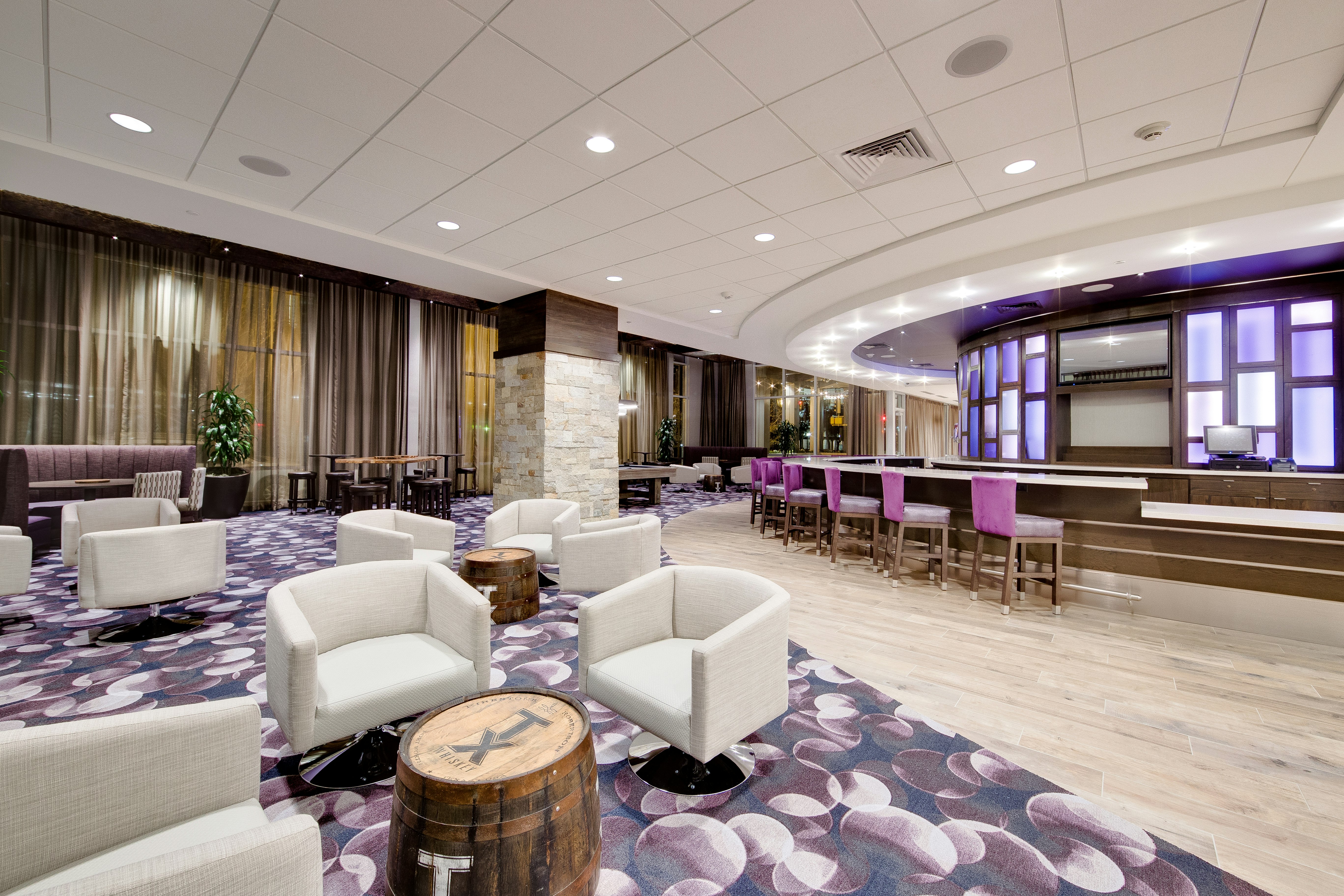 Hampton Inn and Suites Fort Worth Downtown, TX 37/58