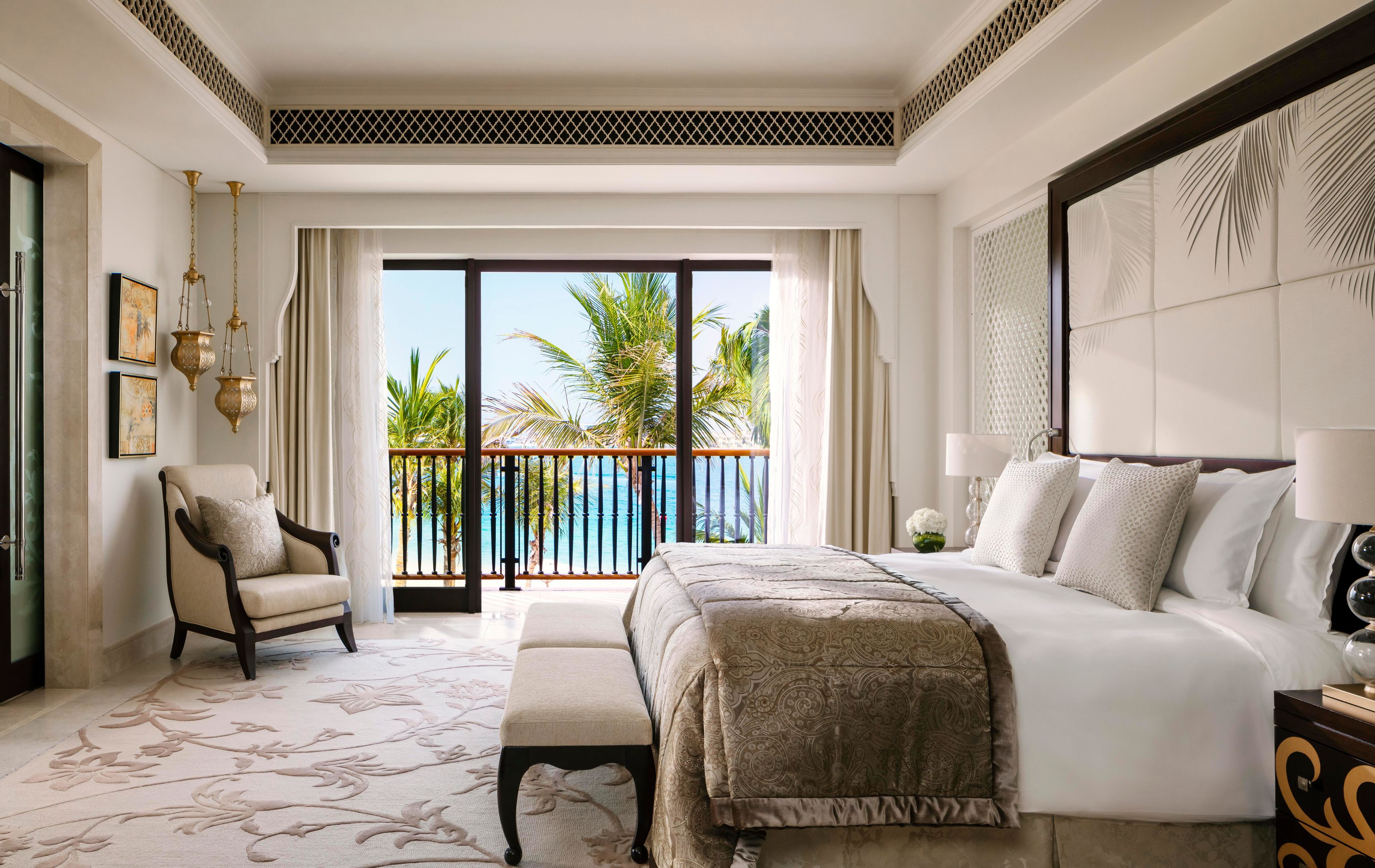 Executive, Suite