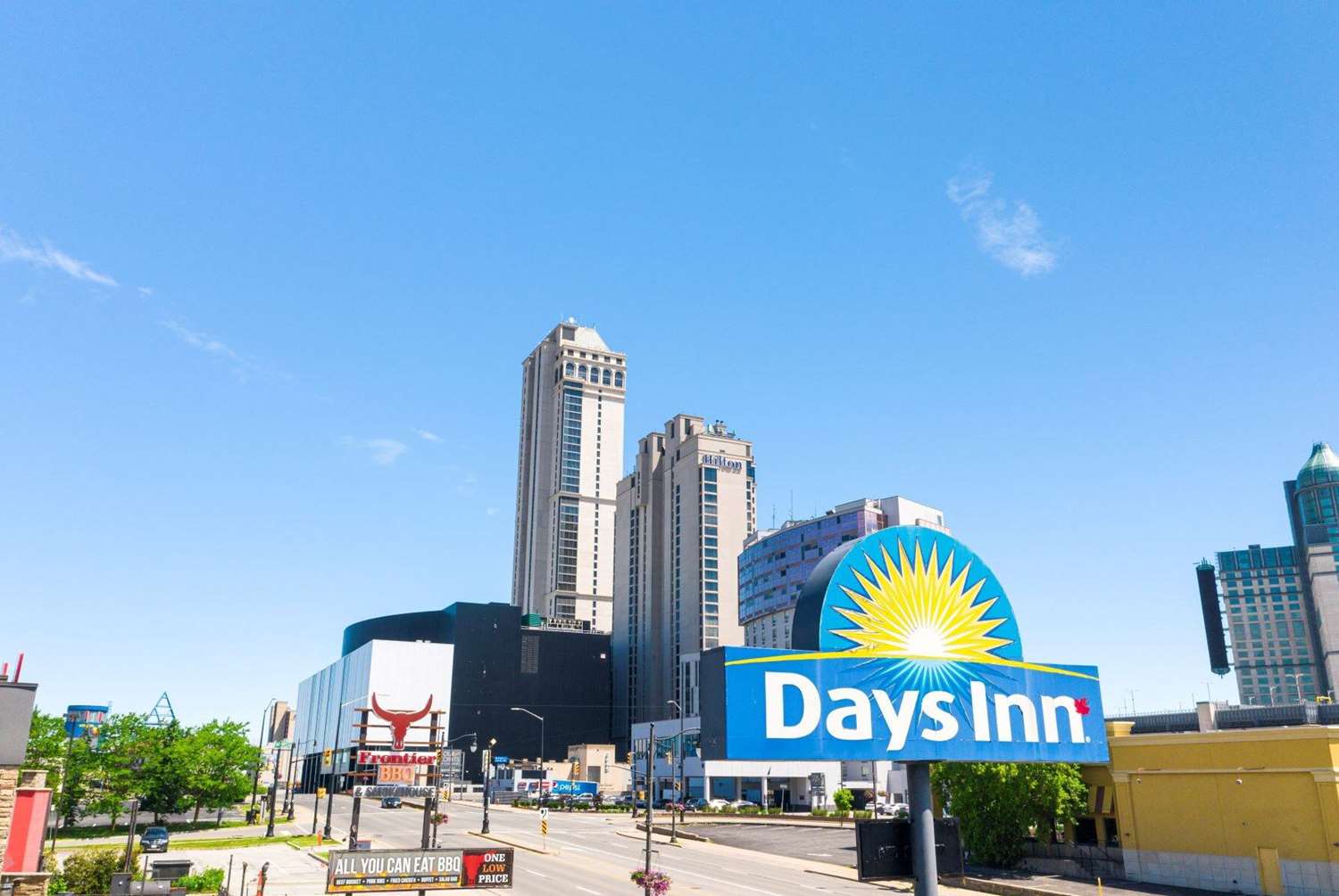 Days Inn by Wyndham Fallsview 4/41