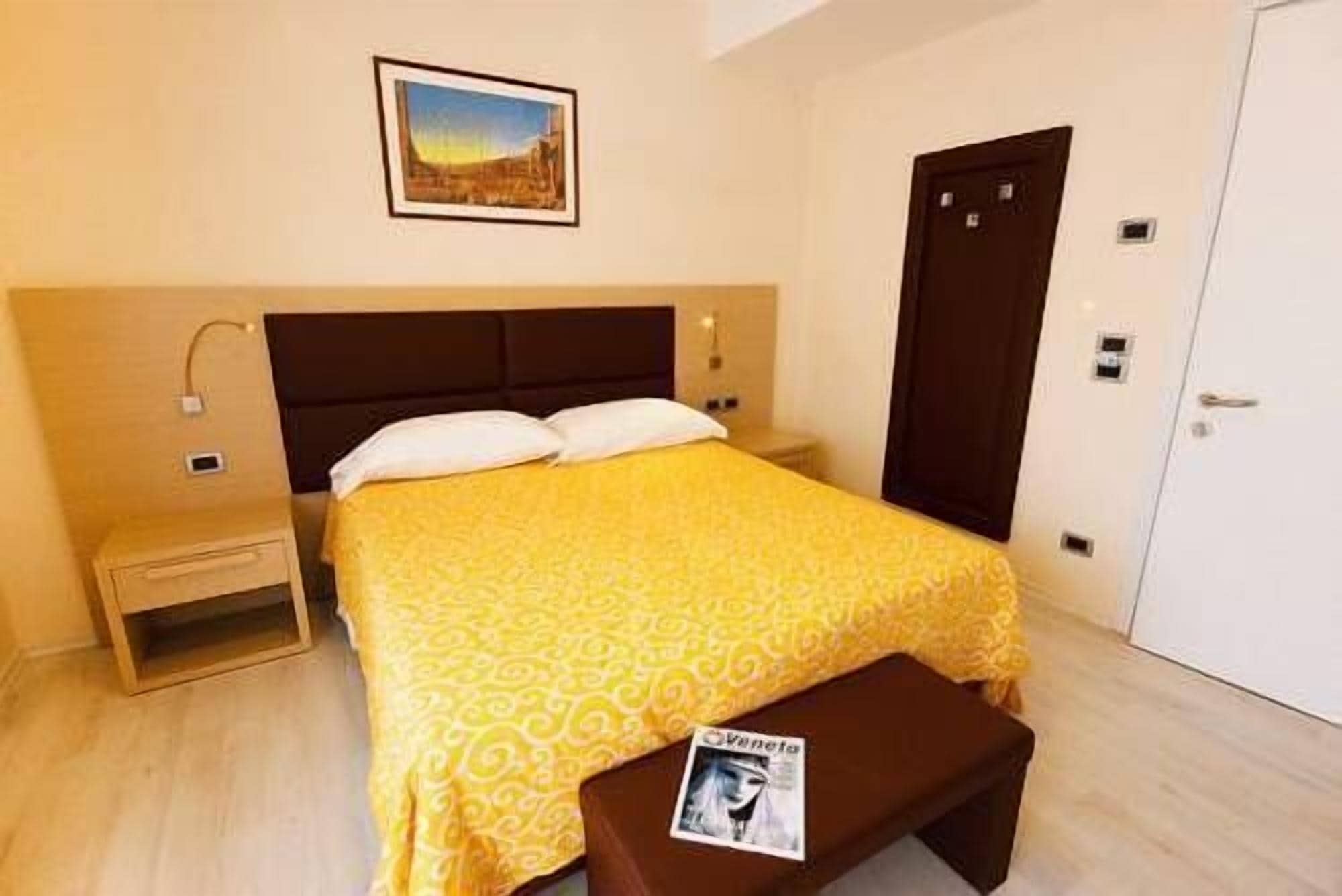 SUPERIOR, DOUBLE BED