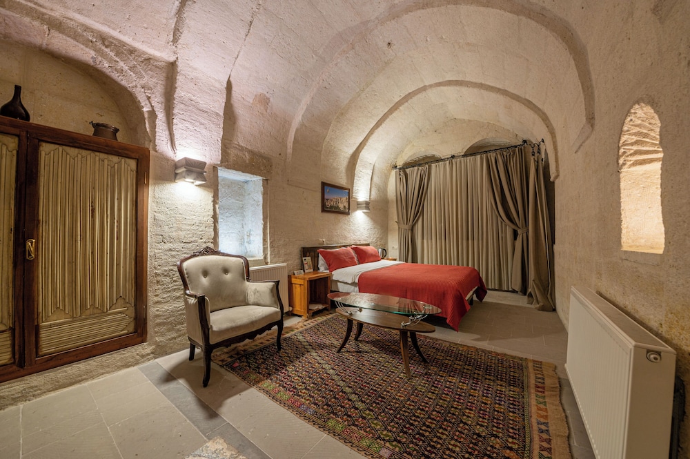 Kapalos Cave Hotel 35/47