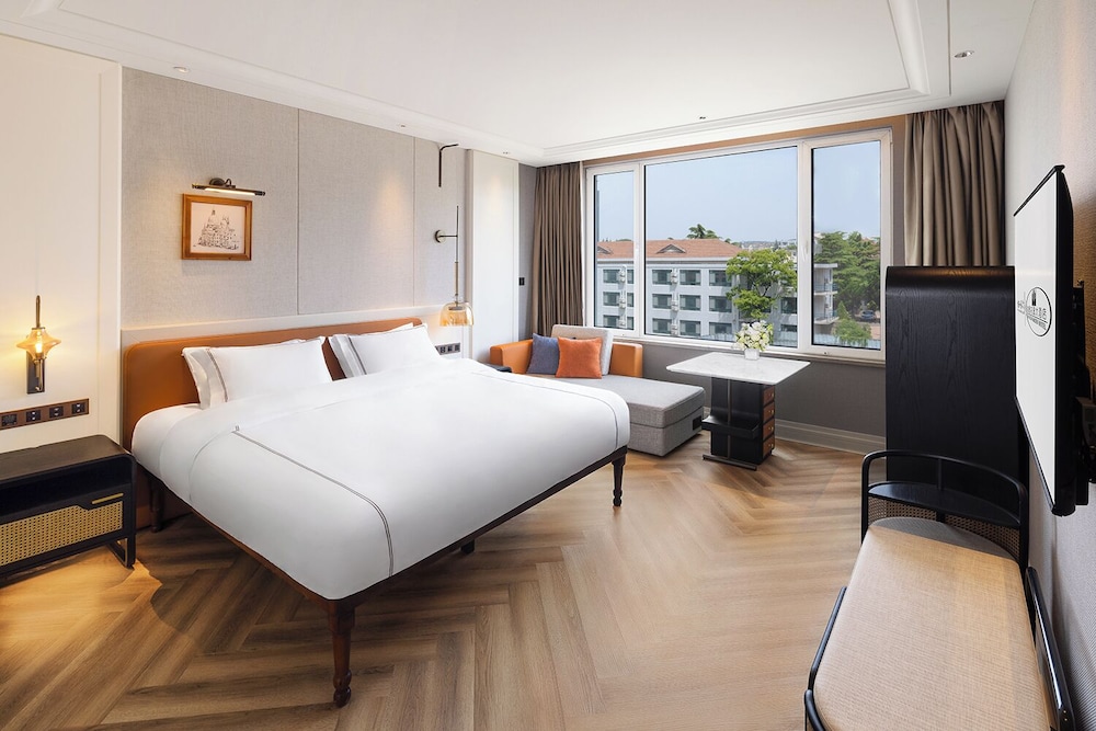 Select, King Bed