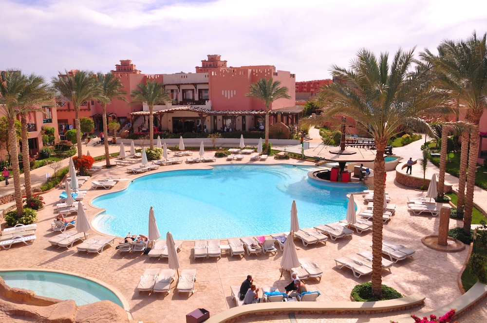REHANA SHARM RESORT 7/57