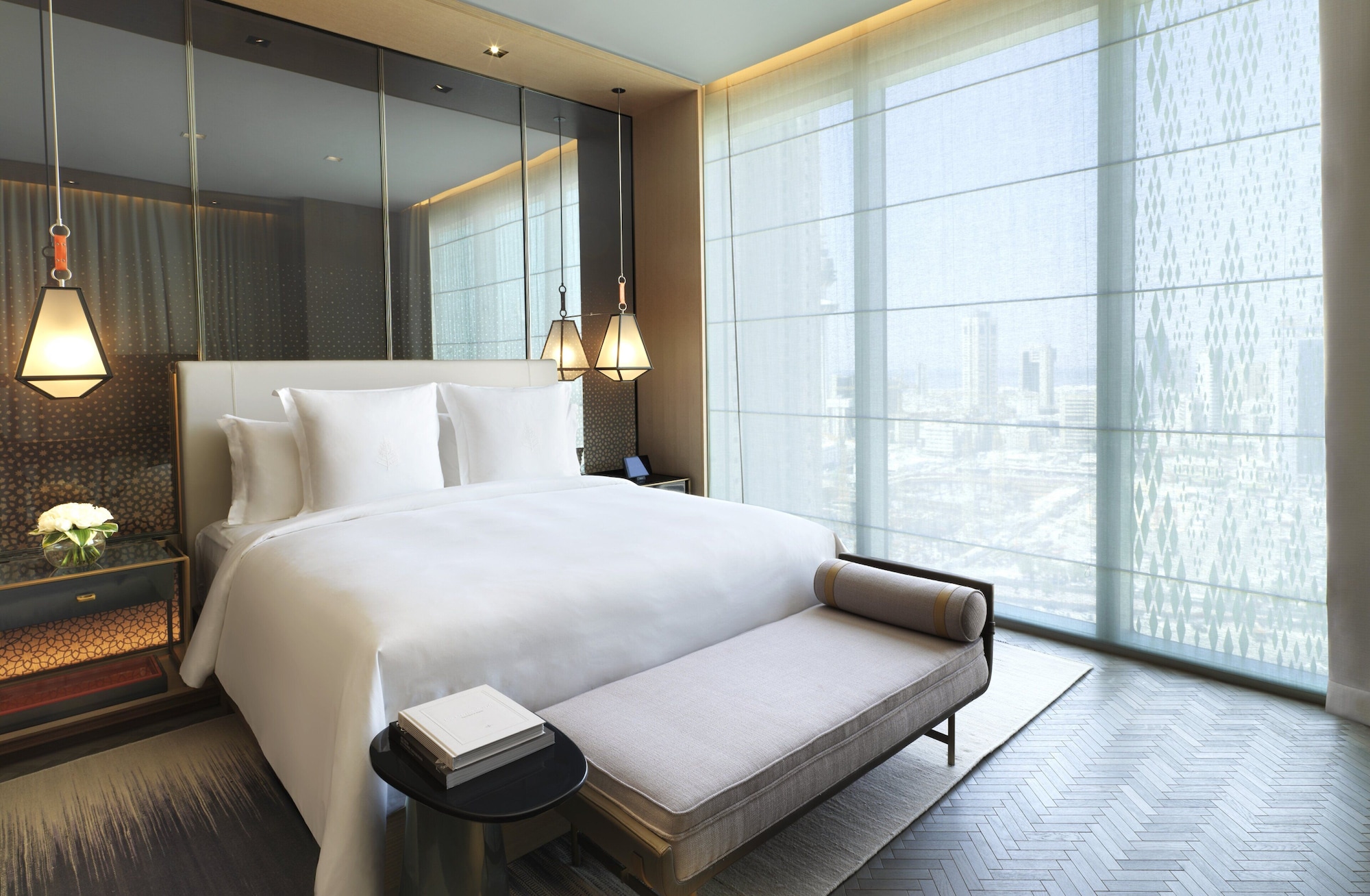 EXECUTIVE, SUITE