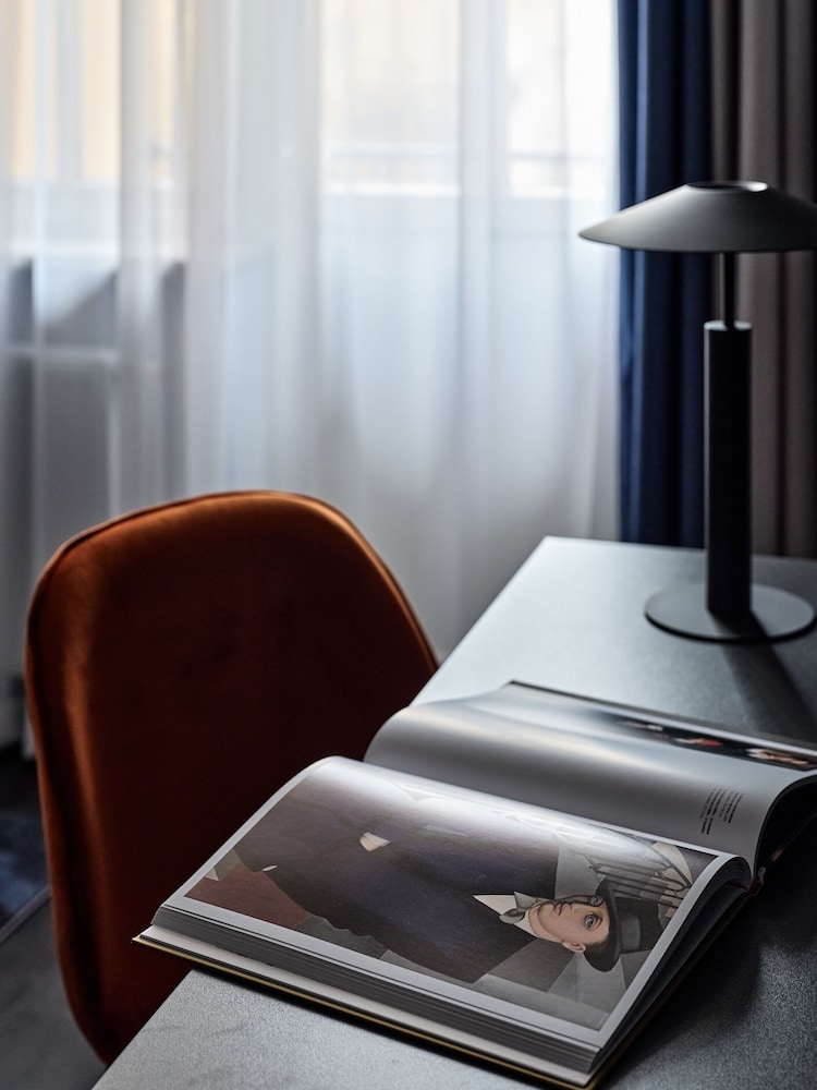 Garamond, a Tribute Portfolio Hotel 15/24