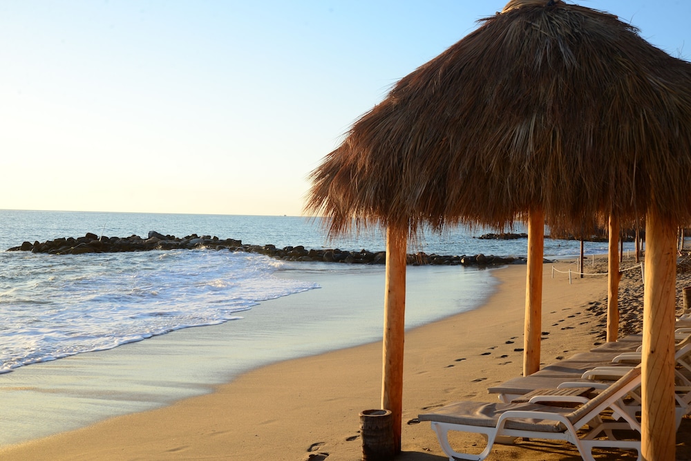 Club Regina Puerto Vallarta 68/75