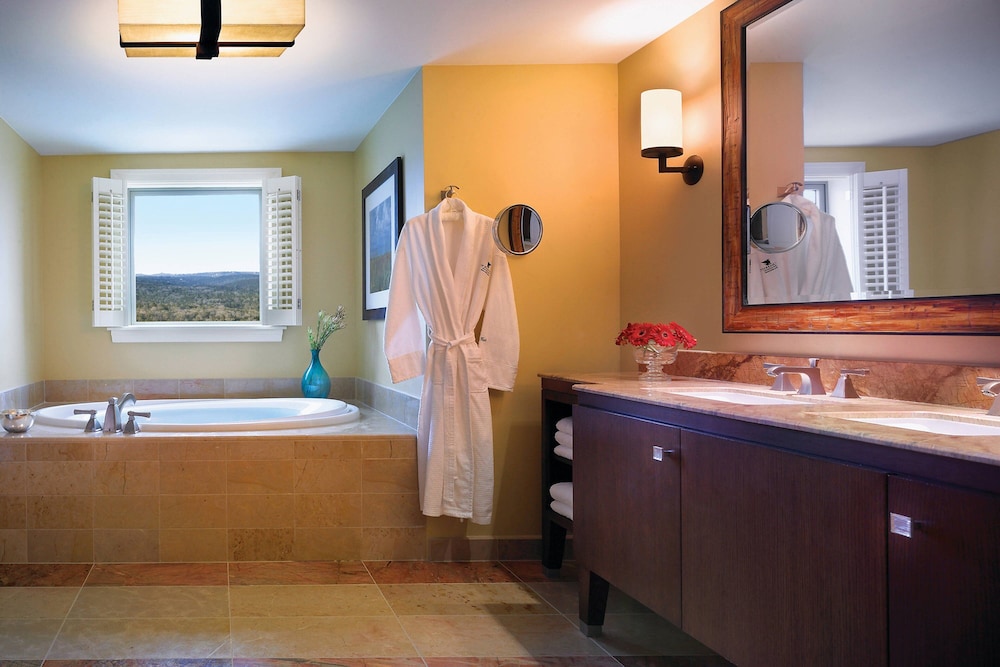 JW Marriott San Antonio Hill Country Resort & Spa 11/82