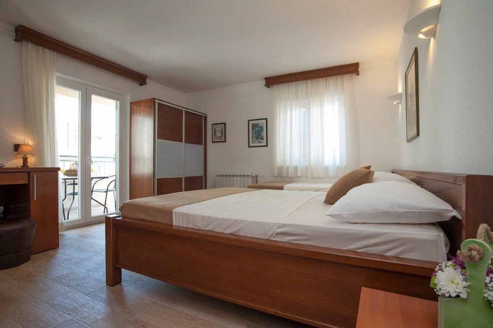 Guest House Medin 16/50