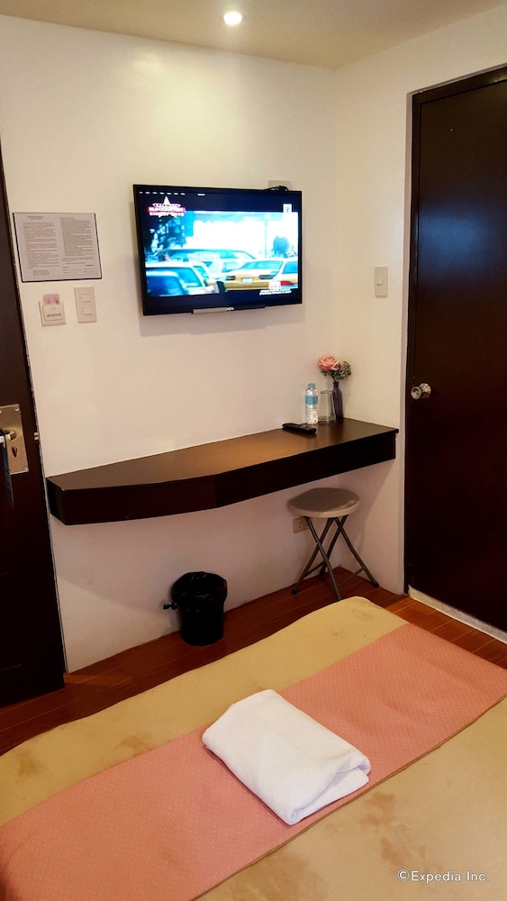 Zen Rooms Makati Amorsolo 51/59