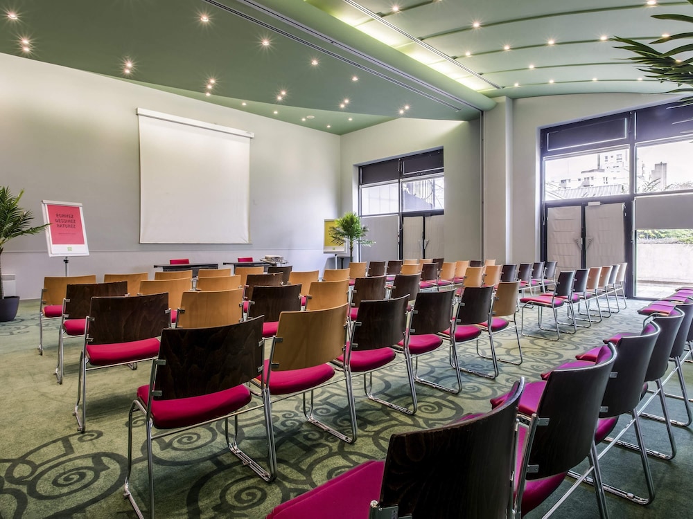 Ibis Styles Evry Cathedrale 33/48