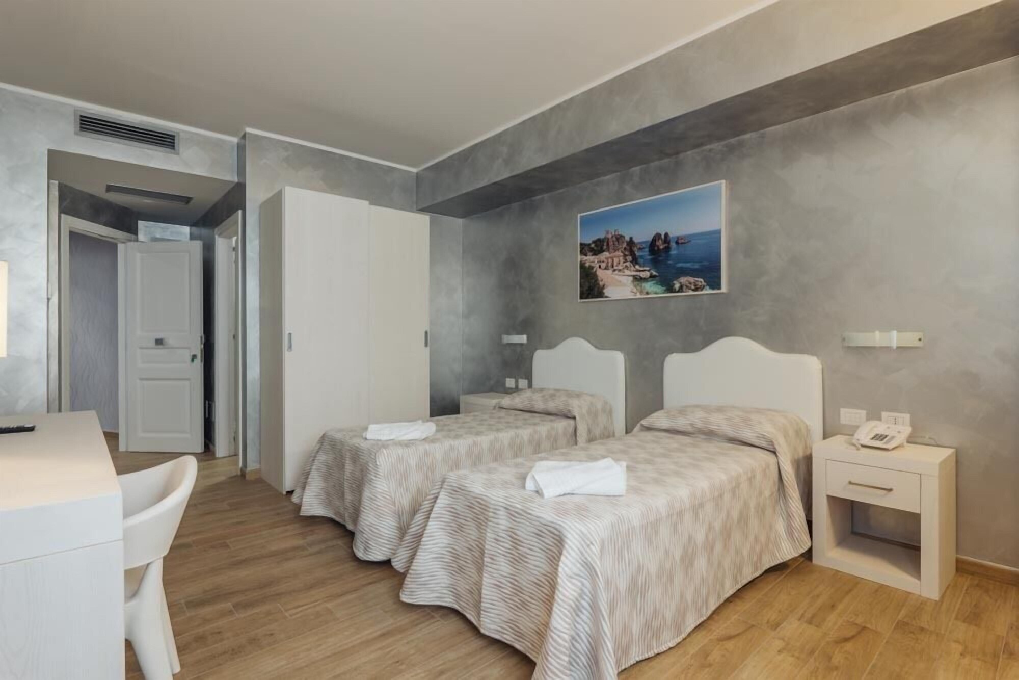 1 Bedroom, Classic, Double or Twin Bed