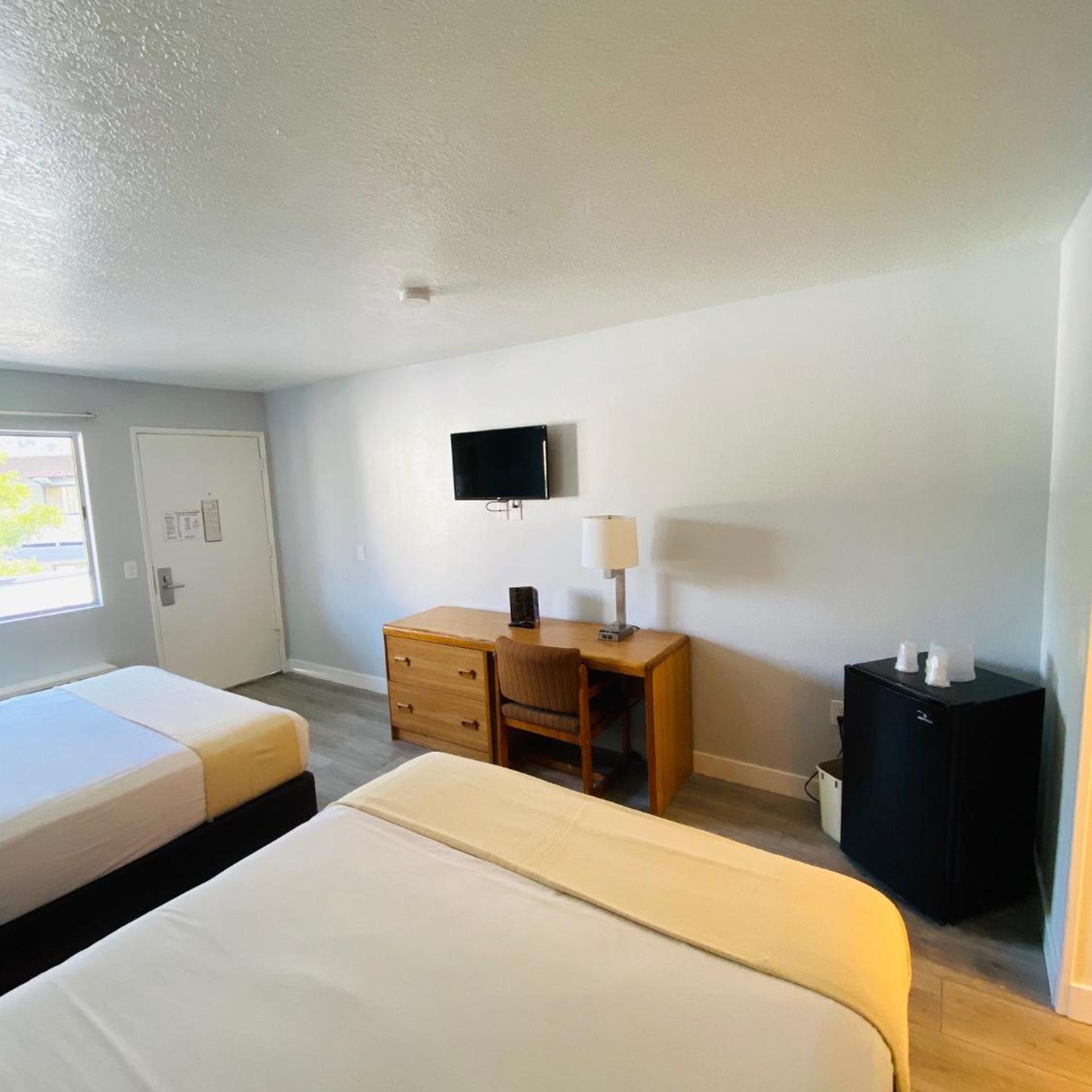 EZ 8 Motel Old Town 4/24