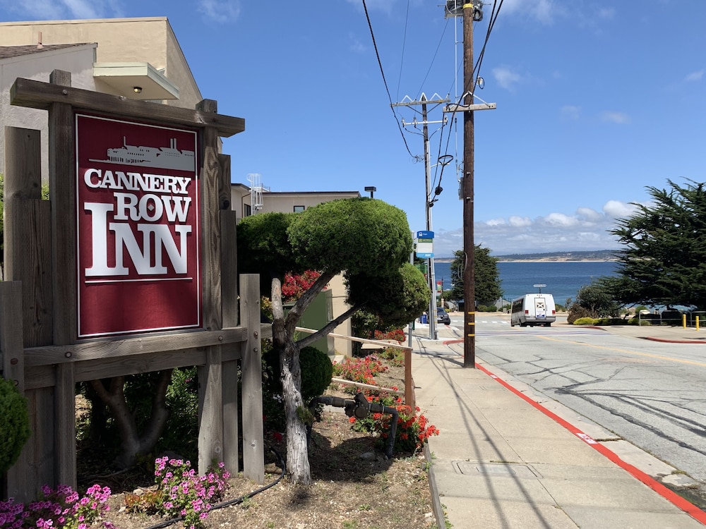 Cannery Row Inn 58/69