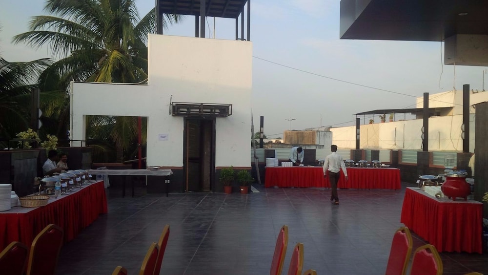 Hotel 24 Seven 38/40