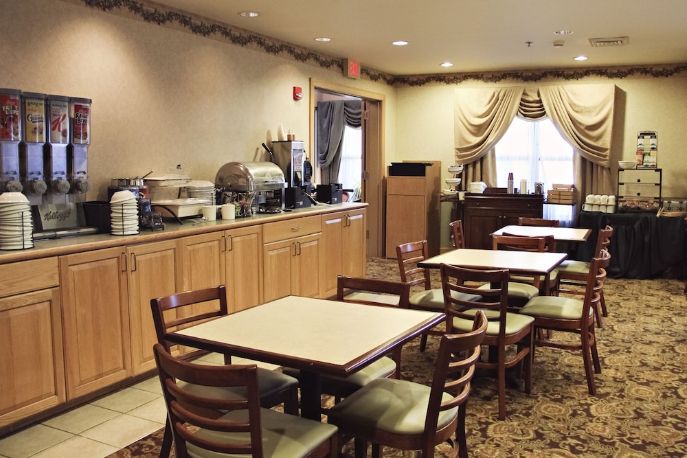 Country Inn Suites By Radisson Frackville Pottsville Pa 25/32