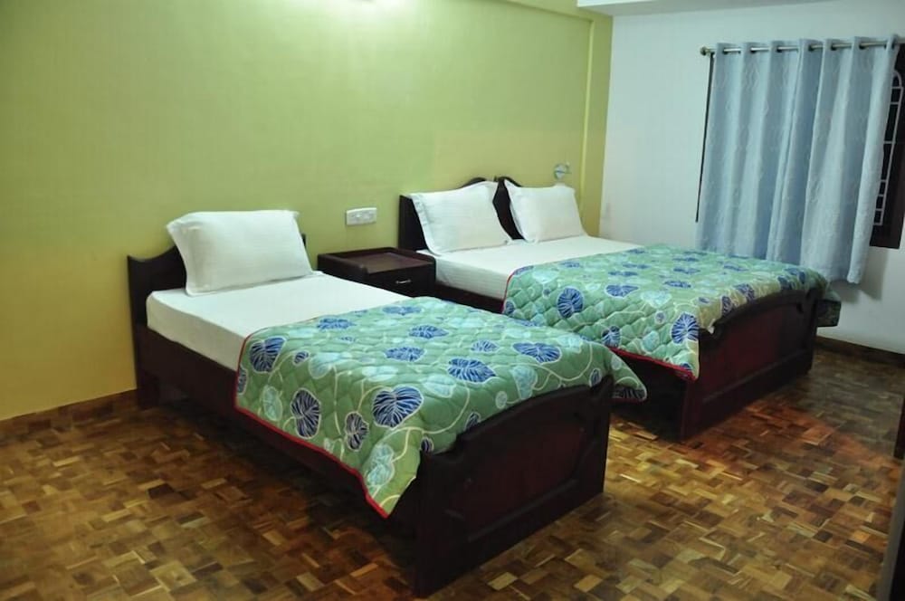 Hotel Holiday Break 2/11