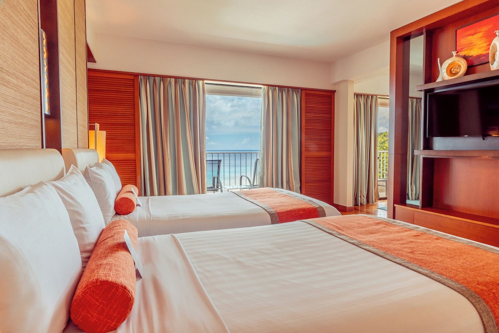 Premier, Suite, King Bed, Ocean Front, Lounge Access