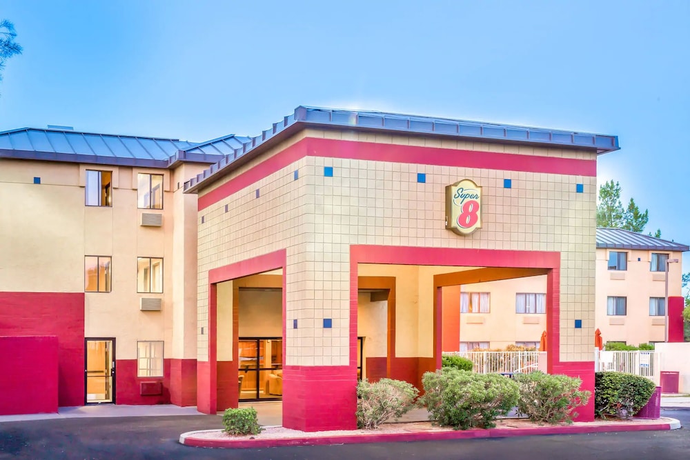 Super 8 By Wyndham Phoenix/Mesa/Gilbert Road 3/26