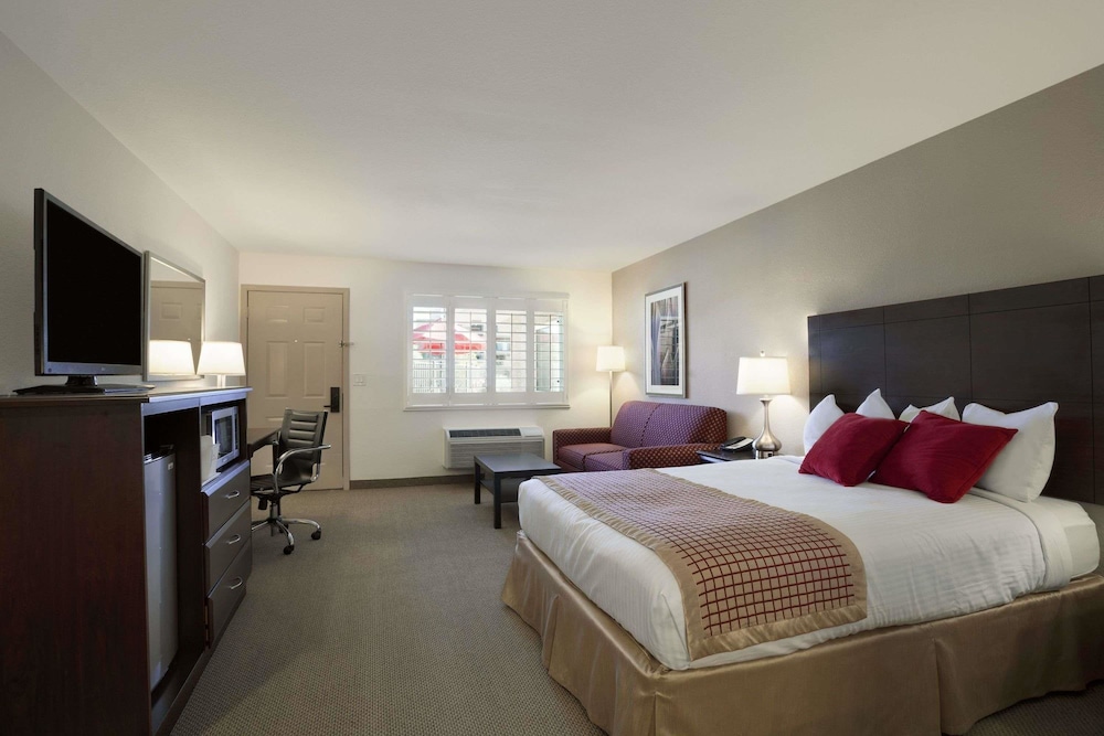 Infinity Inn & Suites 9/30