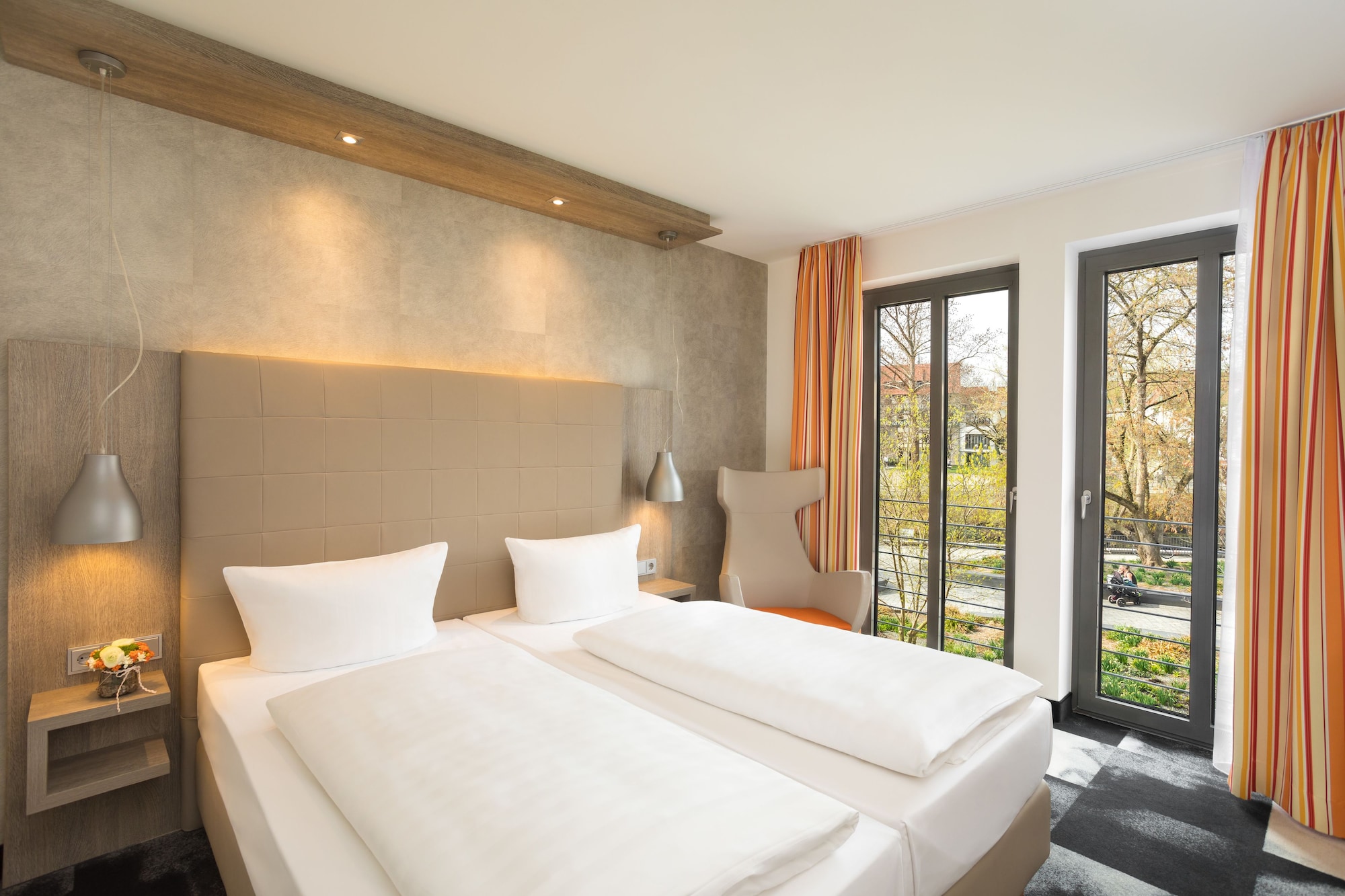 Classic, Double Bed, City View