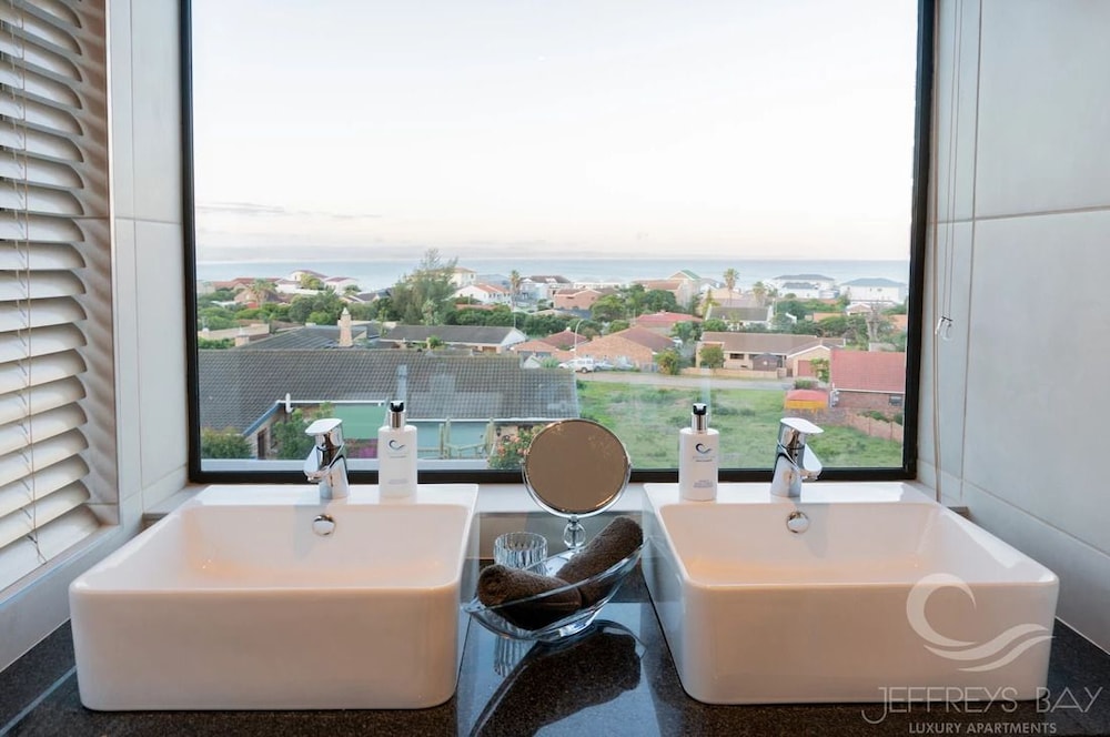 Jeffreys Bay Luxury Apartments 36/41