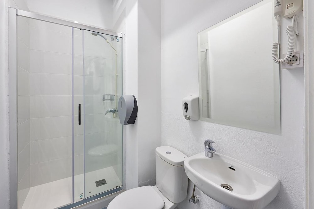 Hola Hostal Collblanc 18/22