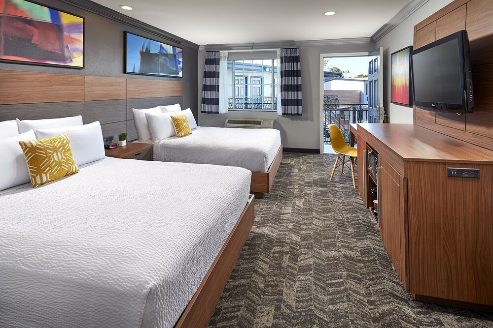 Standard, 2 Queen Beds