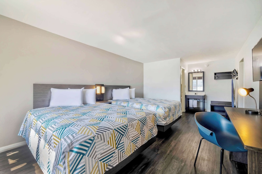 SUITE, 2 QUEEN BEDS