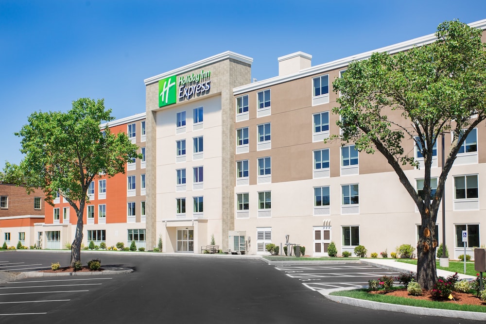 HOLIDAY INN EXPRESS CHELMSFORD 2/65