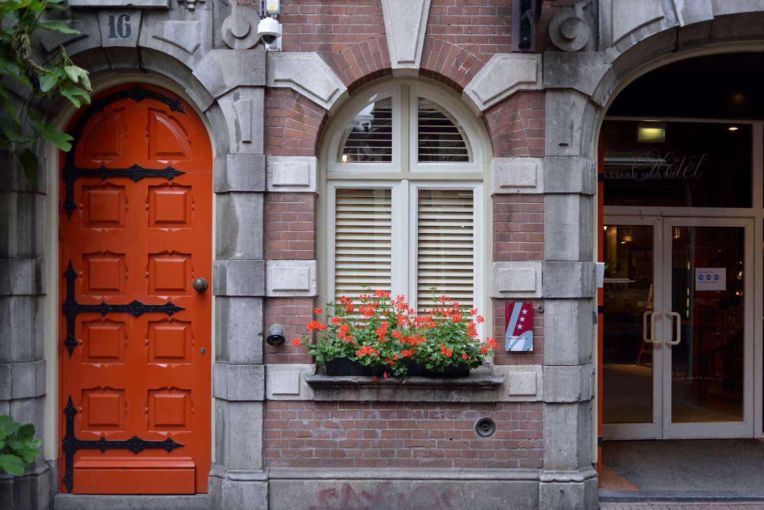 BEST WESTERN DAM SQUARE INN 7/54