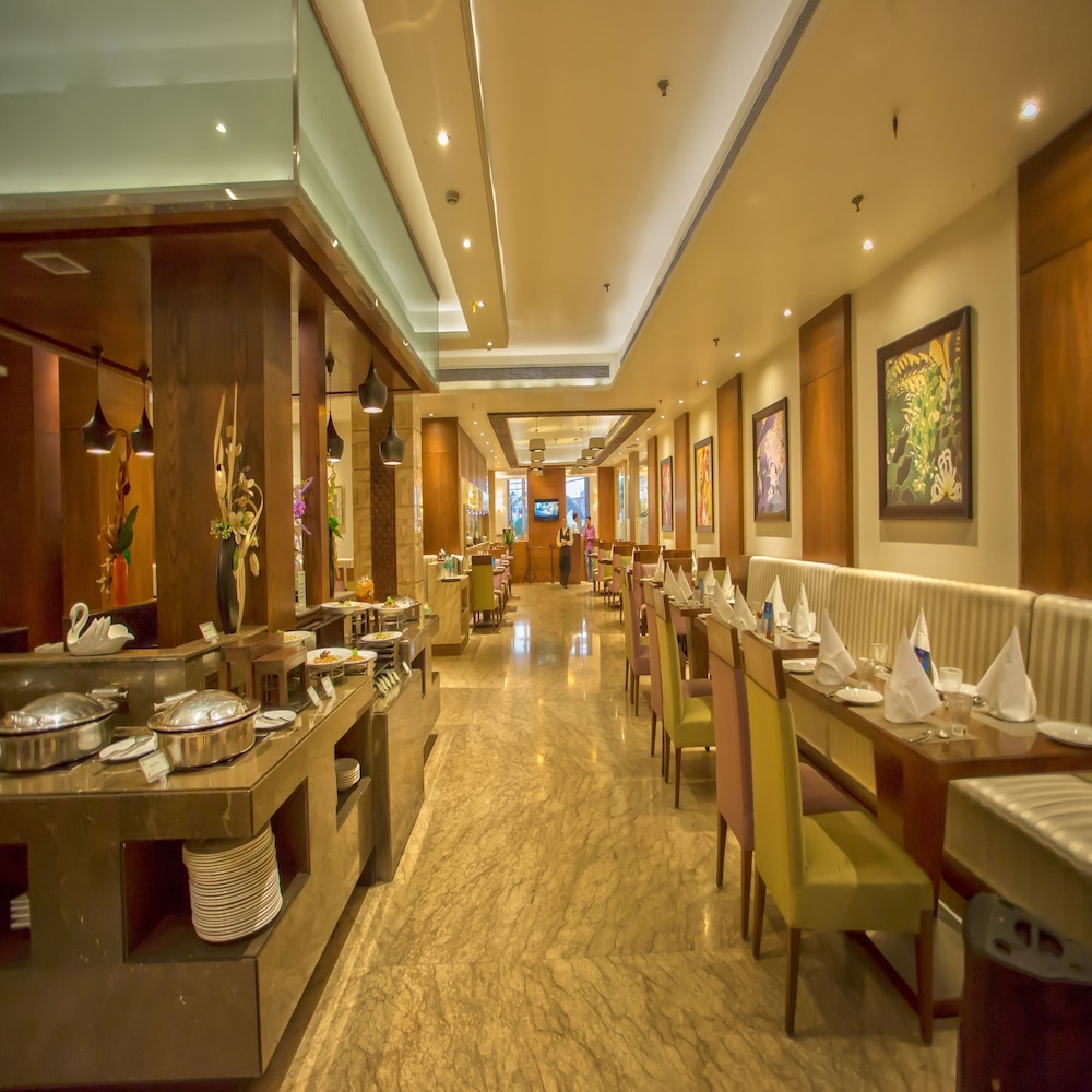 Sarovar Portico 35/50