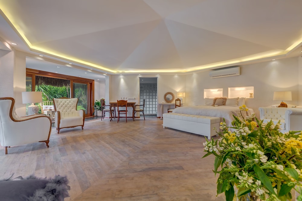 Olympos Lodge 32/50