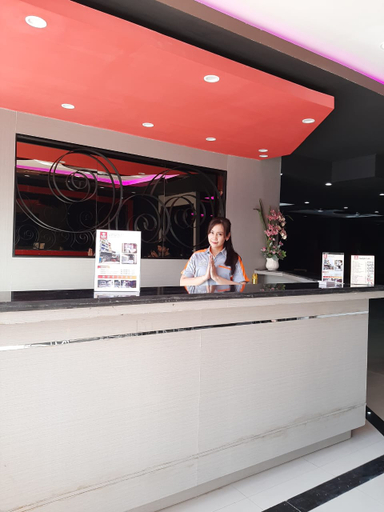 Hotel Surya Pantai Losari Makassar 2/11