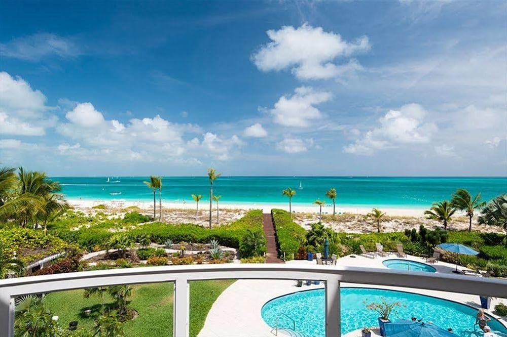 Grandview on Grace Bay 39/50