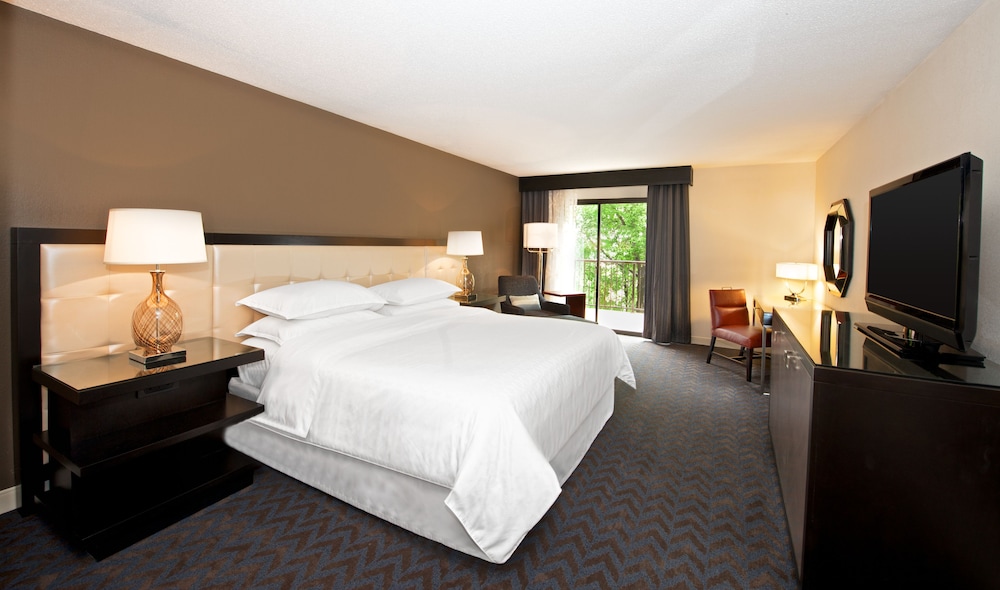 Sheraton Minneapolis West Hotel 7/61