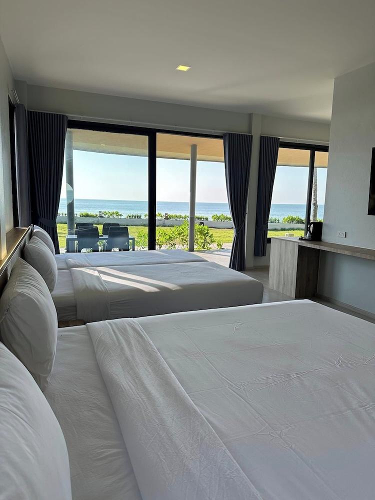 Grand, Villa, Single Bed, Beach Front