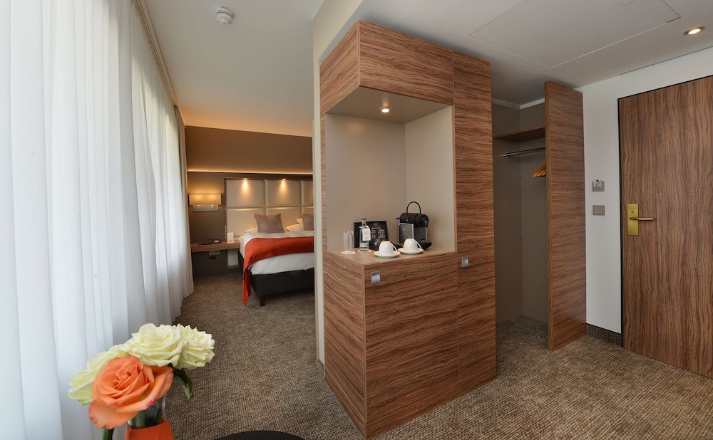 Best Western Plus Delta Park Hotel 3/53